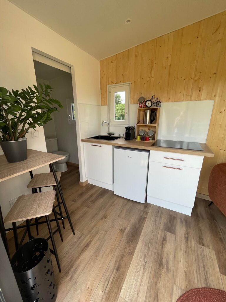 studio-de-jardin-bureau-tiny-intérieur-cuisine
