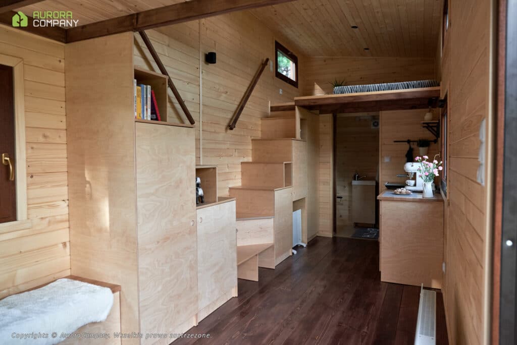 tiny-house-aurora-porto-interieur-salon-rustique-double-escalier