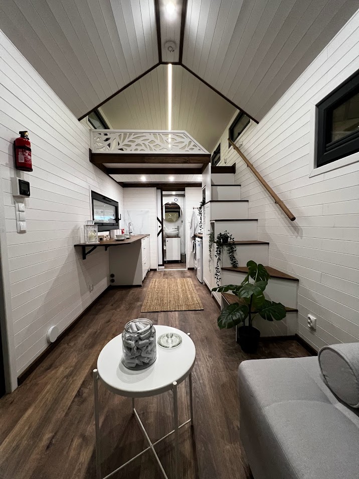 tiny-house-autonome-moderne-a-saisir-des-maintenant-intérieur