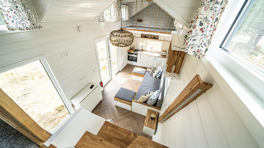 tiny-house-lilac-mobi-house-intérieur-vue-haute